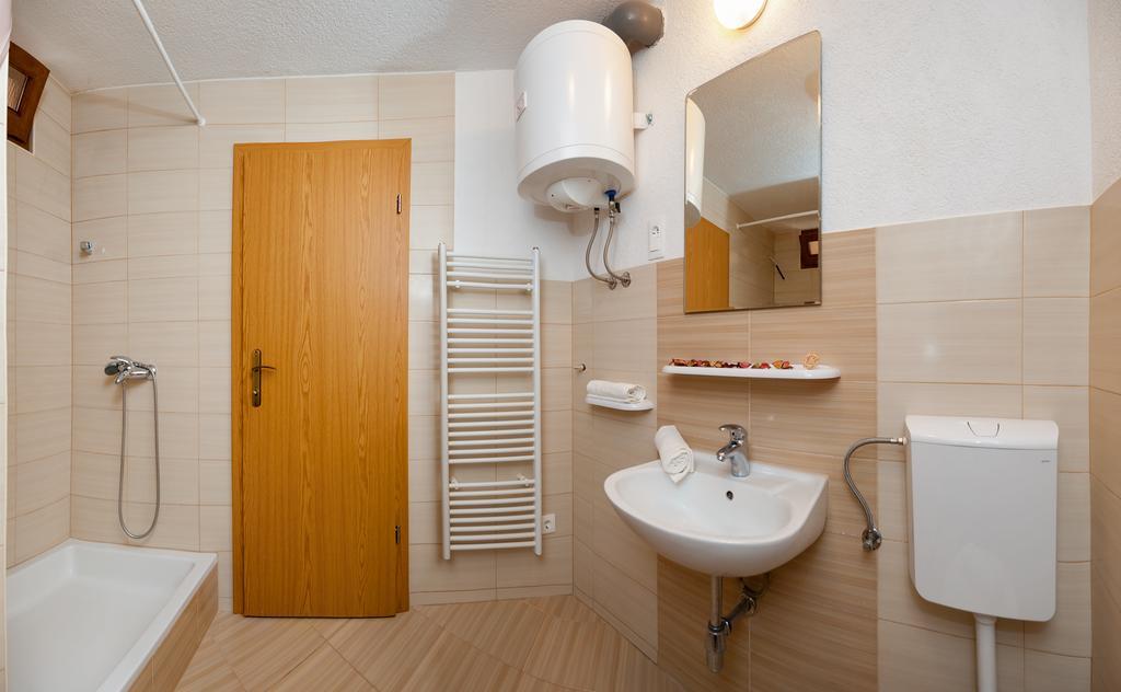 Apartments Mande And Kate Baska Voda Room photo