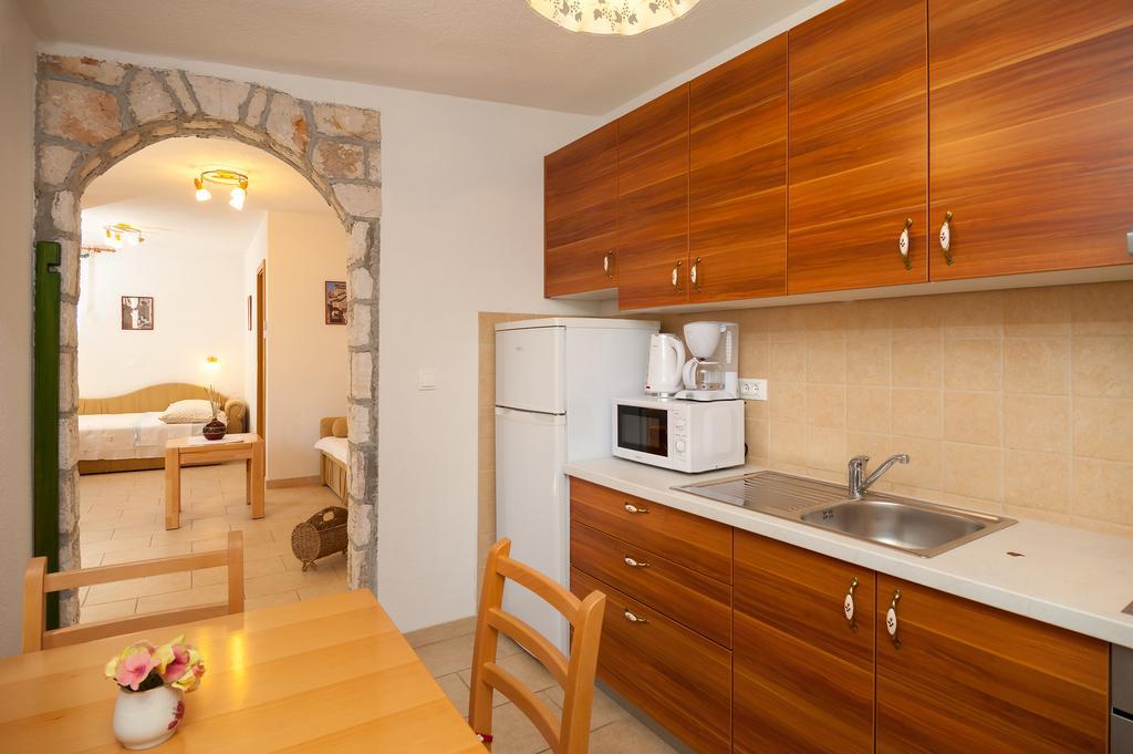 Apartments Mande And Kate Baska Voda Room photo